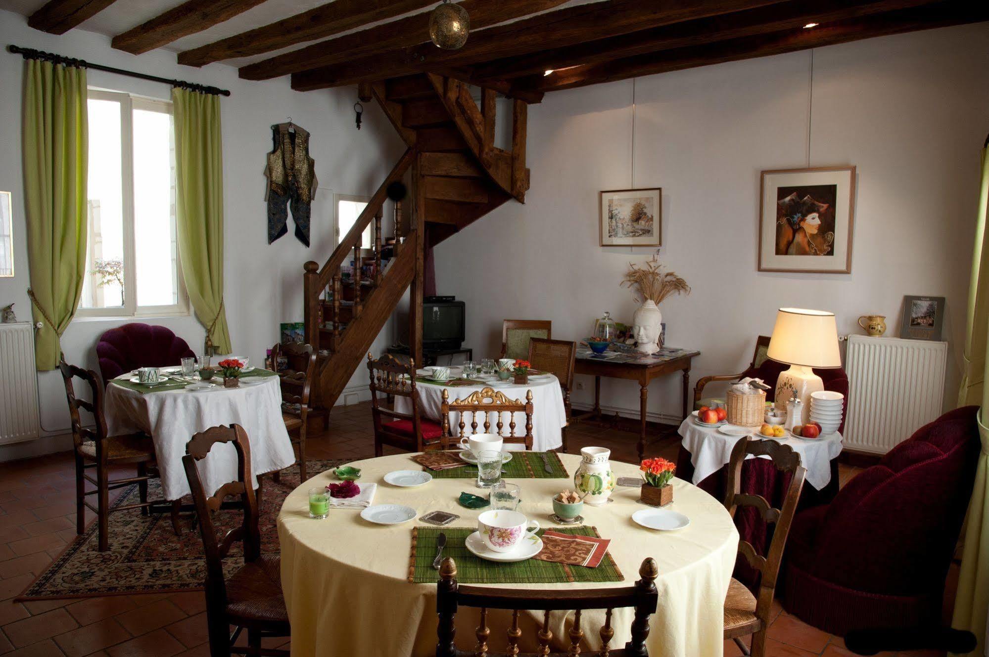 לינה וארוחת בוקר לוצ'ס La Demeure Saint-Ours מראה חיצוני תמונה